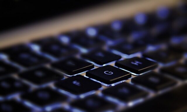 Jakich danych nie powinno się podawać w sieci i dlaczego?