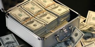 Ile zarabia się po studiach finanse i rachunkowość?