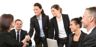 Jak zapisać w umowie pracę zdalną?