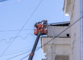 Ile kosztuje nowa ładowarką teleskopowa Manitou